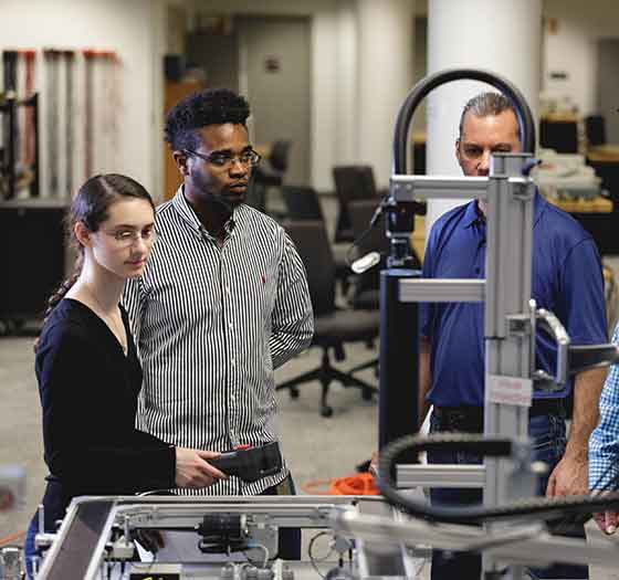 mechanical engineering tech students in lab