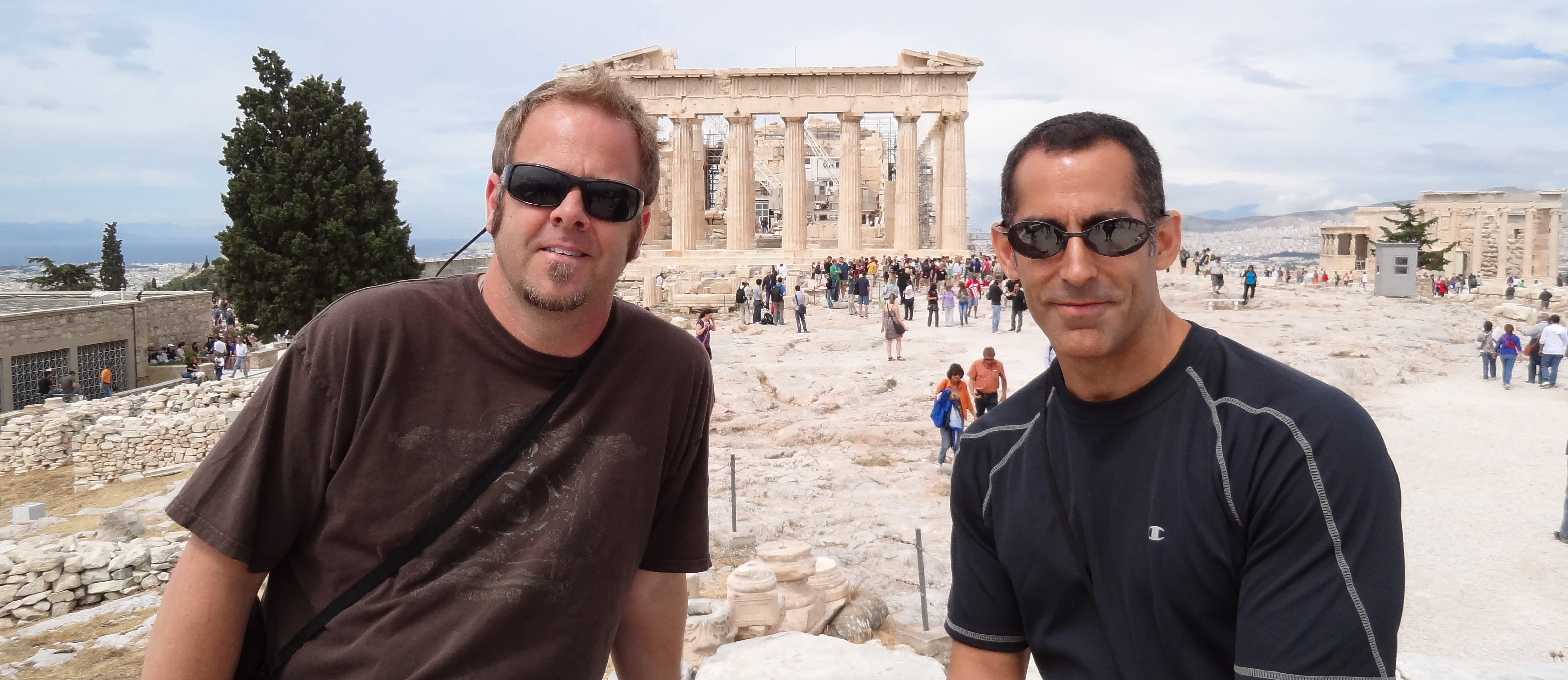 study abroad students in front of Parthenon in Greece