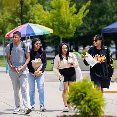 Students walking on Merancas campus 